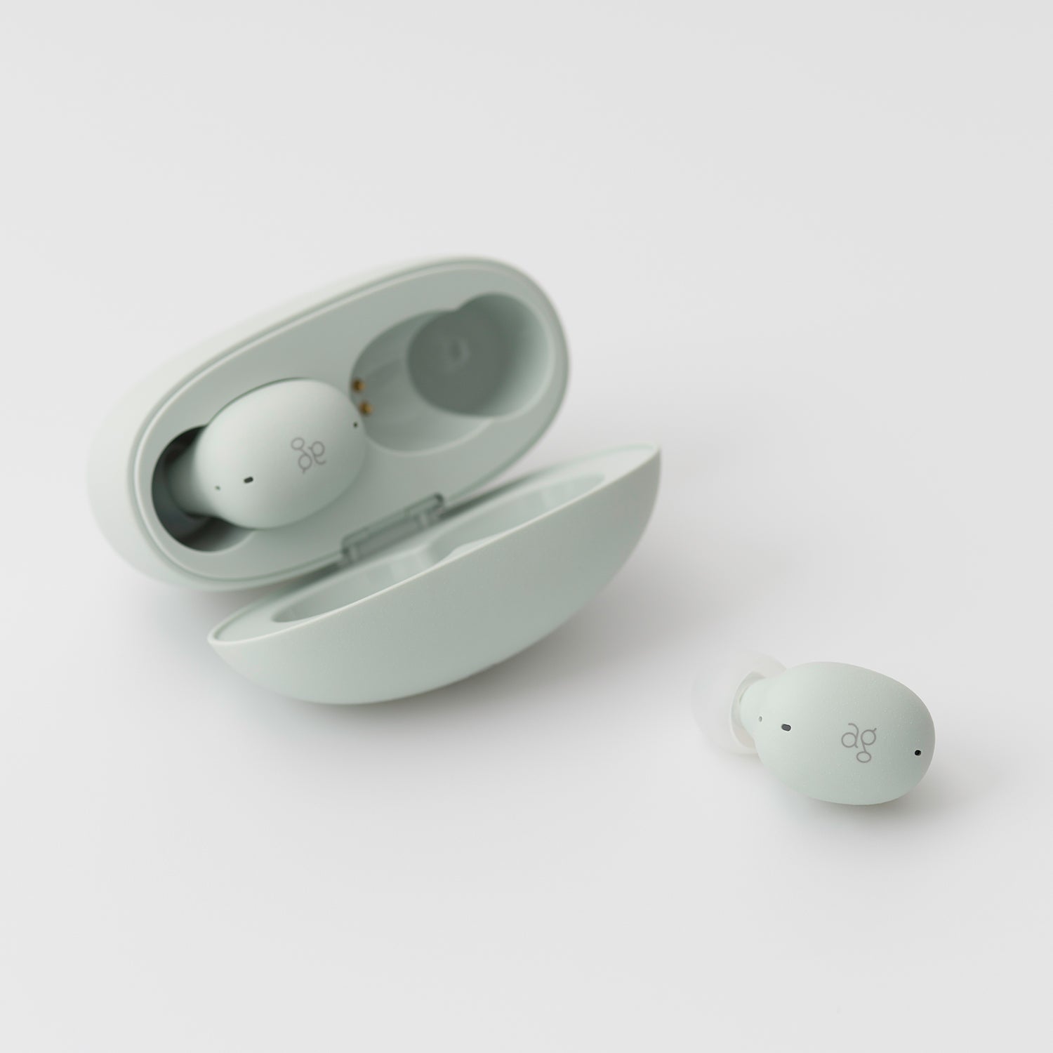 エアーポッズ AirPods 第二世代 両耳ＬＲ 国内正規品 - オーディオ機器